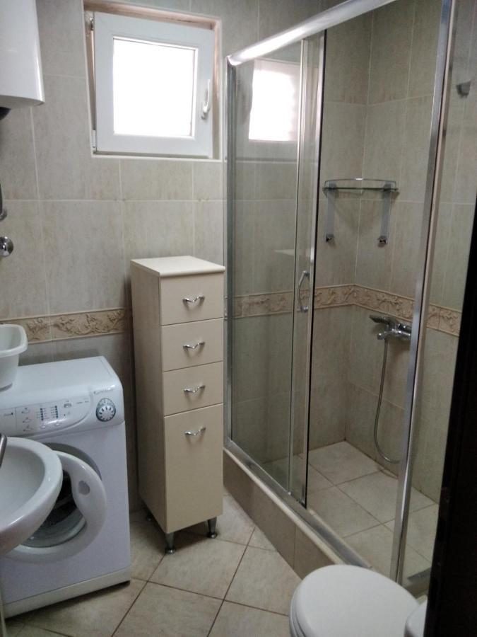 Apartmani Petrovac Na Moru Eksteriør billede